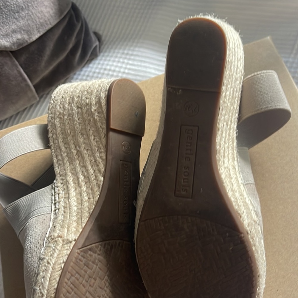 Shoes - Picture 5 of 5